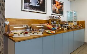 Hotel Drei Koenig- Ihr Transithotel